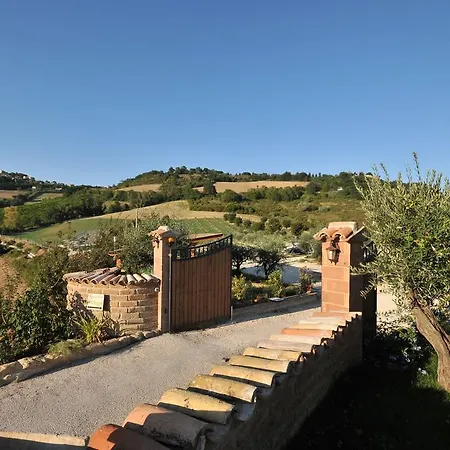 Lantgård Poggio Agli Ulivi Montesicuro